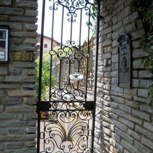 Cổng Rào - Main Gates