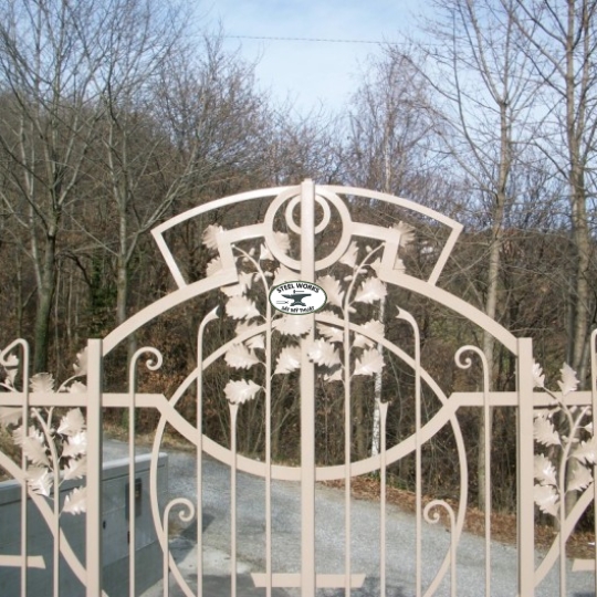 Cổng Rào - Main Gates