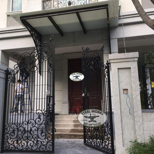 Lan Can Cầu Thang Đồng Thau - khu SALA Quận 2 HCM. Brass StairCase Railing - Sala D2 HCM City
